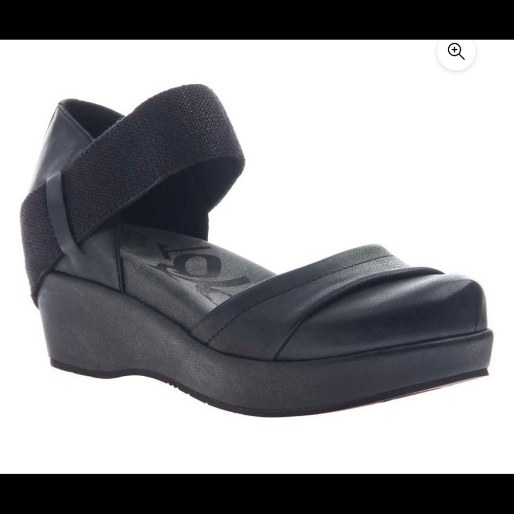 OTBT Wander Out closed toed sandals